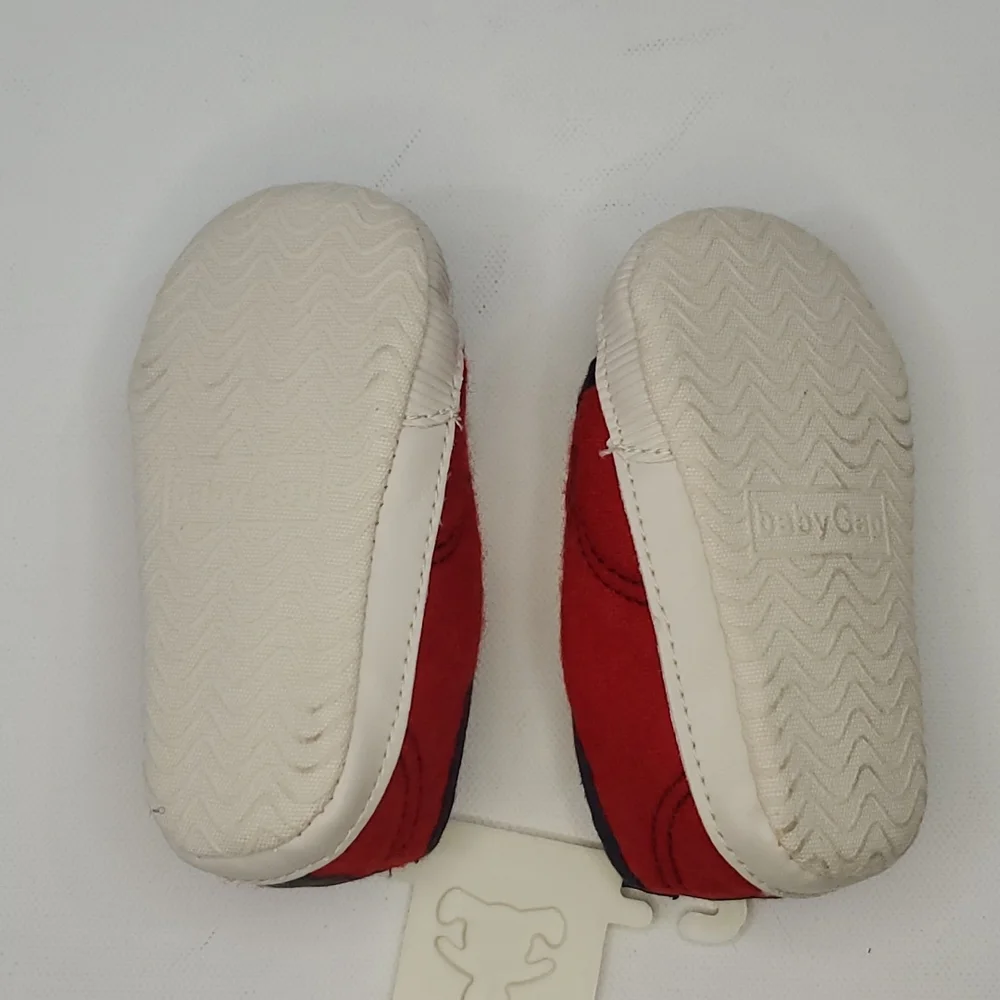 Baby Gap Sneaker size 3-6 months